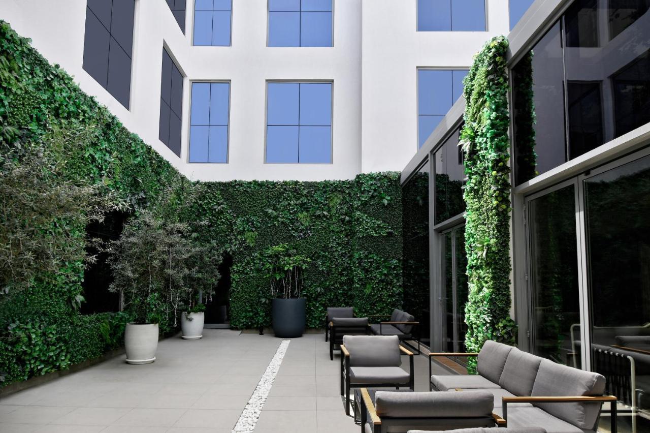 Lemon Tree Hotel, Jumeirah Dubai Exterior photo